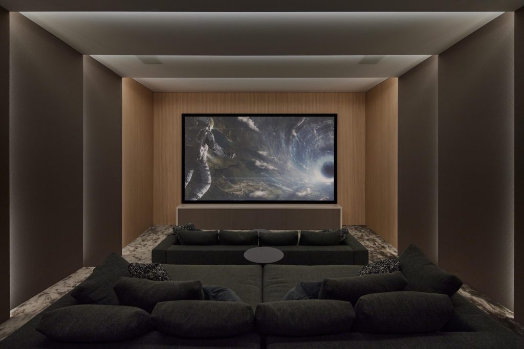 Namų kino salė 7.1.4