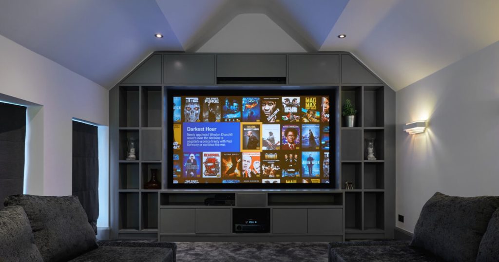 Media room sistema 7.1 su vaizdo projekcija